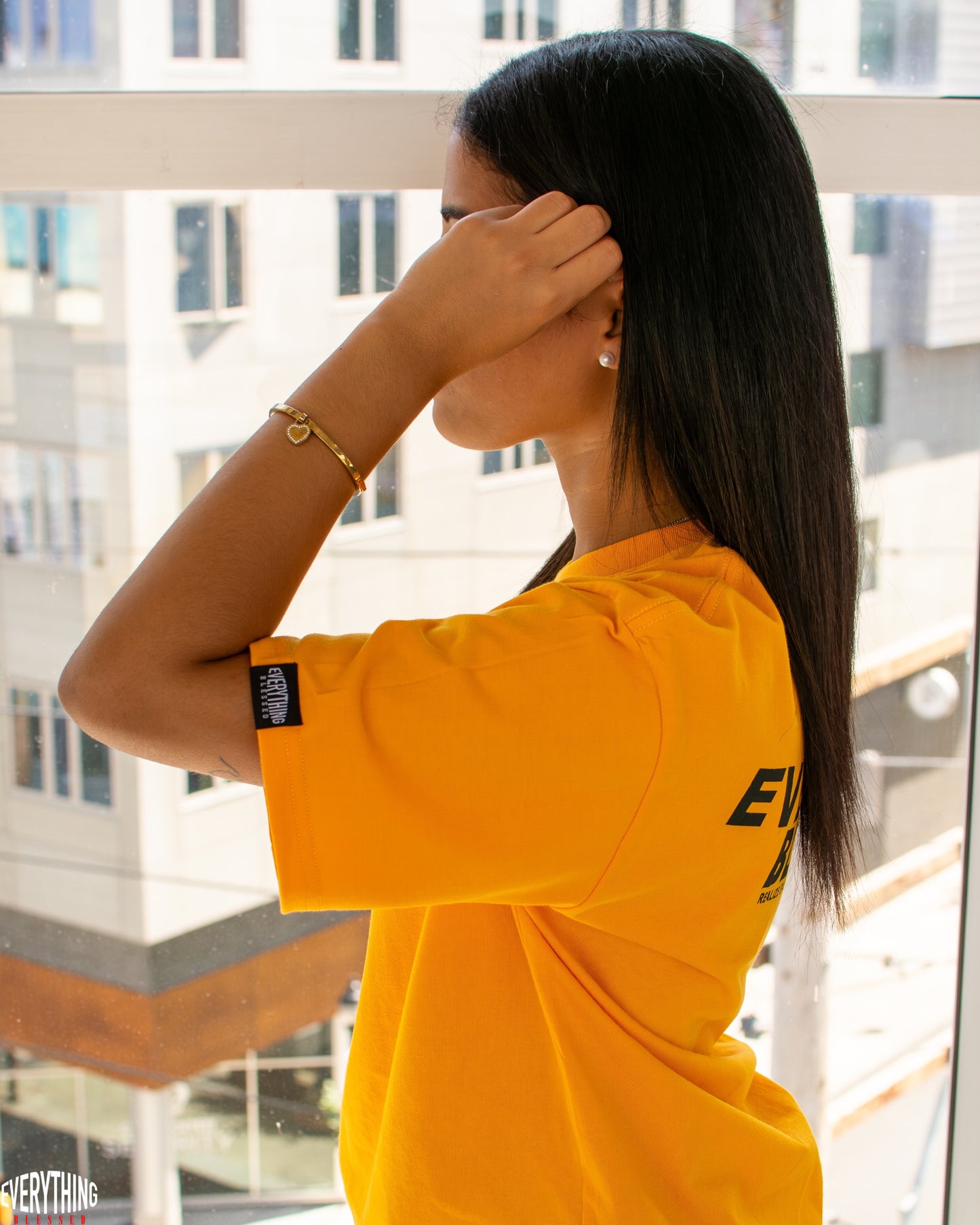 GOLD/BLACK “EB” ESSENTIAL T-SHIRT