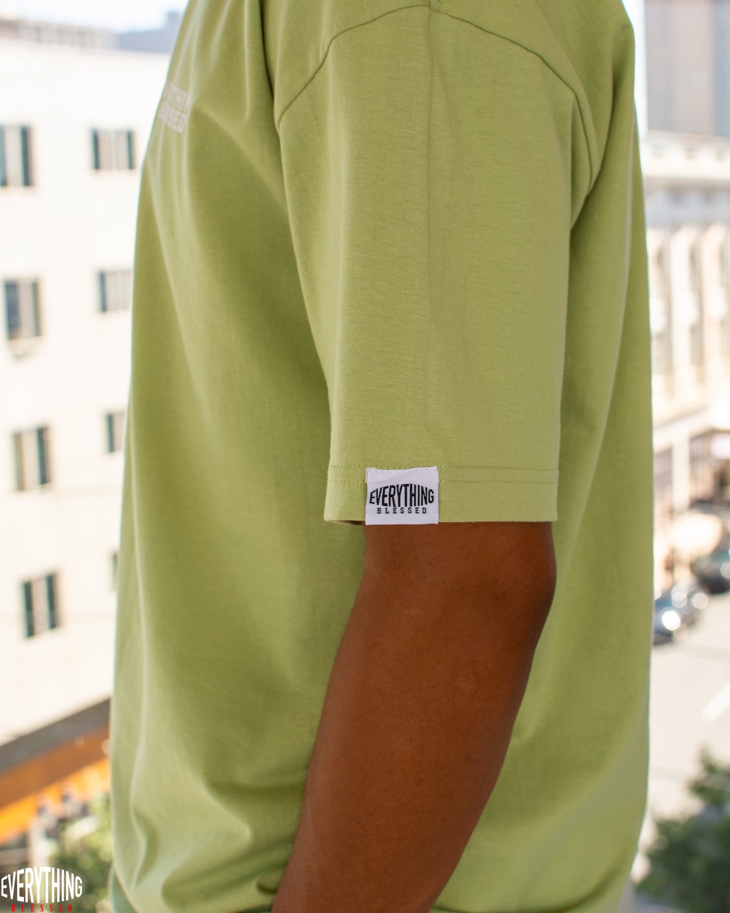 PISTACHIO GREEN/WHITE “EB” ESSENTIAL T-SHIRT