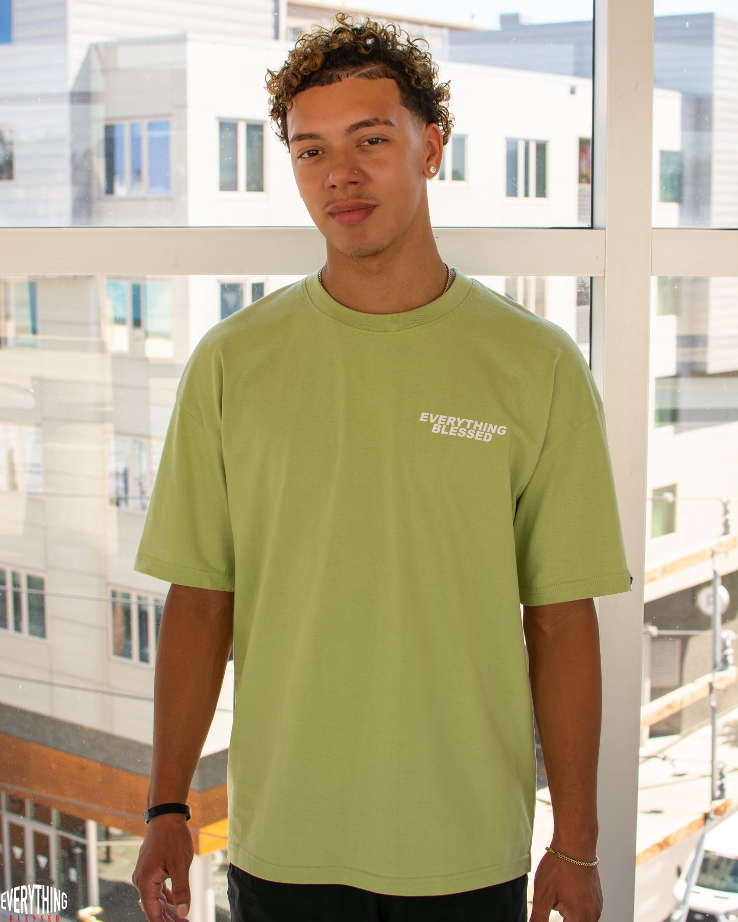 PISTACHIO GREEN/WHITE “EB” ESSENTIAL T-SHIRT